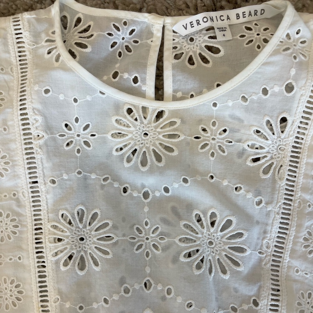 Beautiful white Venonica Beard eyelet blouse. Perfect for a warm day!
